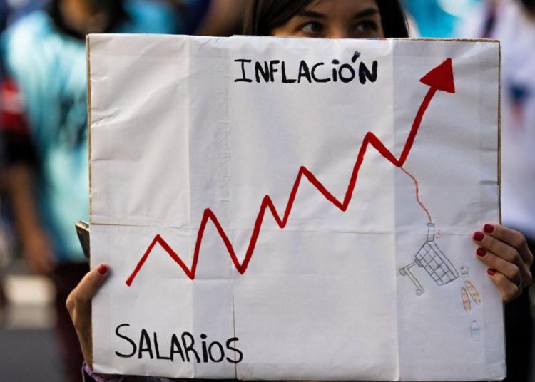 Inflación en enero: el IPC subió 2,2%, pero sindicatos denuncian que la medición está desactualizada